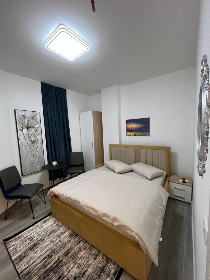 Bs Hotel Durrës Buitenkant foto