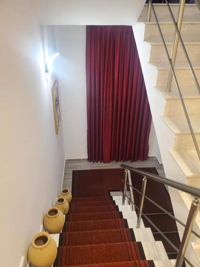 Bs Hotel Durrës Buitenkant foto