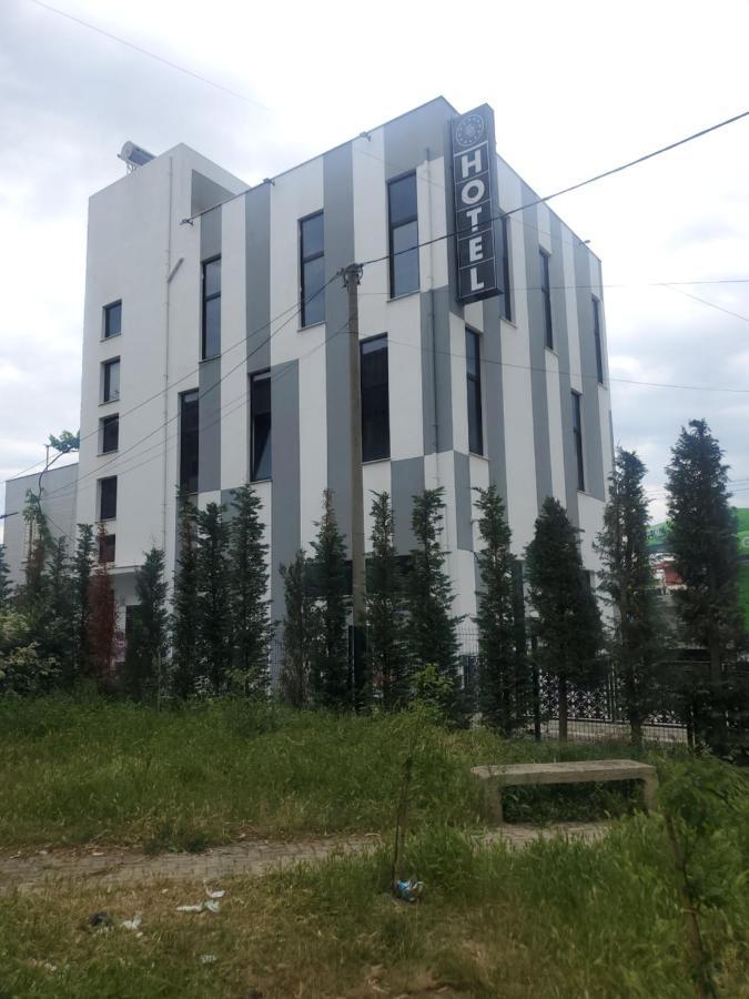 Bs Hotel Durrës Buitenkant foto
