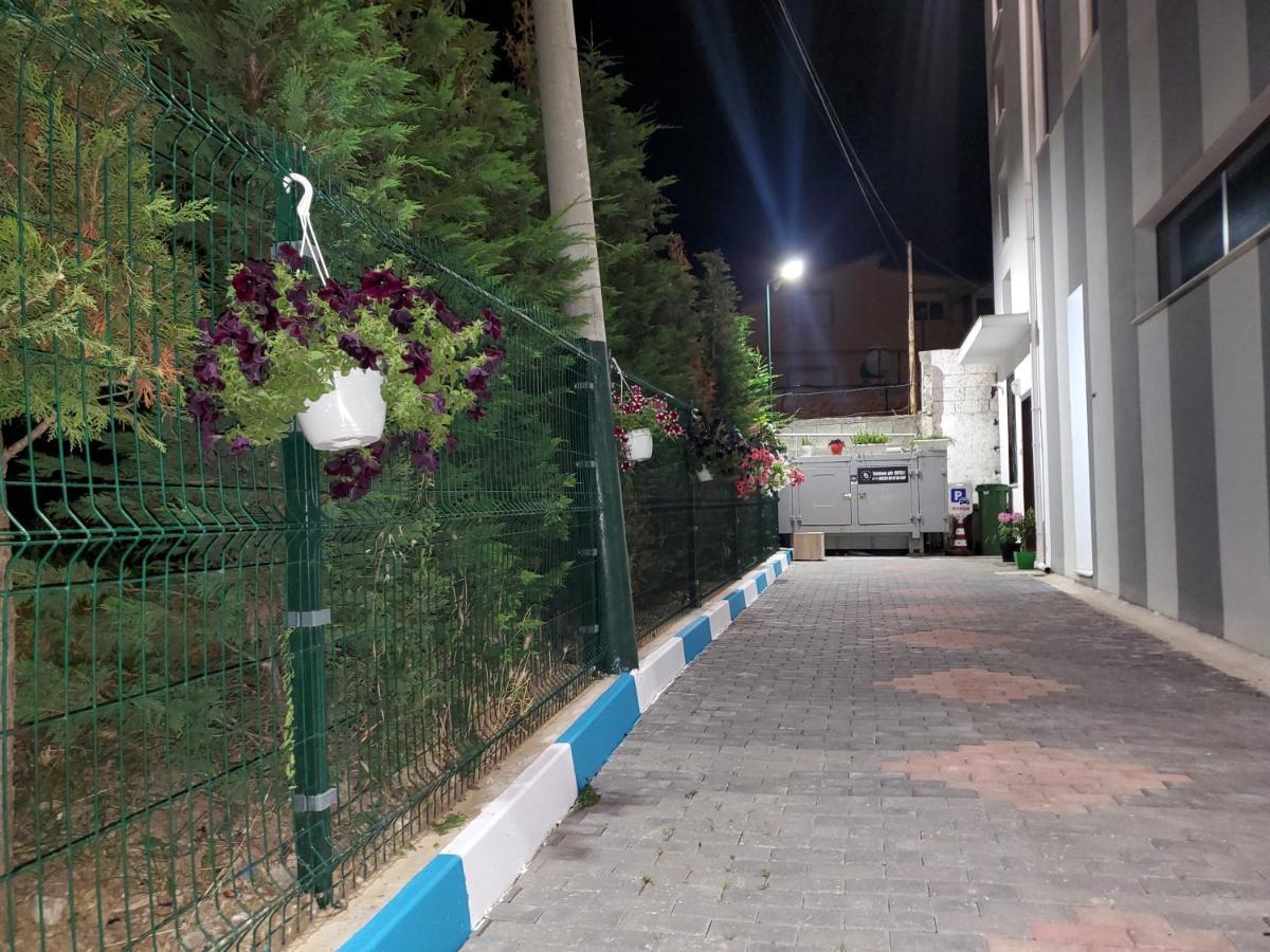 Bs Hotel Durrës Buitenkant foto