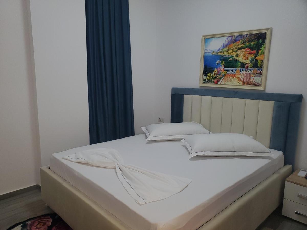 Bs Hotel Durrës Buitenkant foto