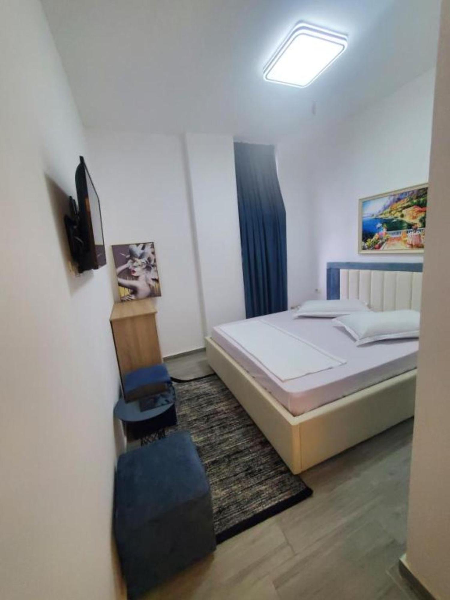 Bs Hotel Durrës Buitenkant foto