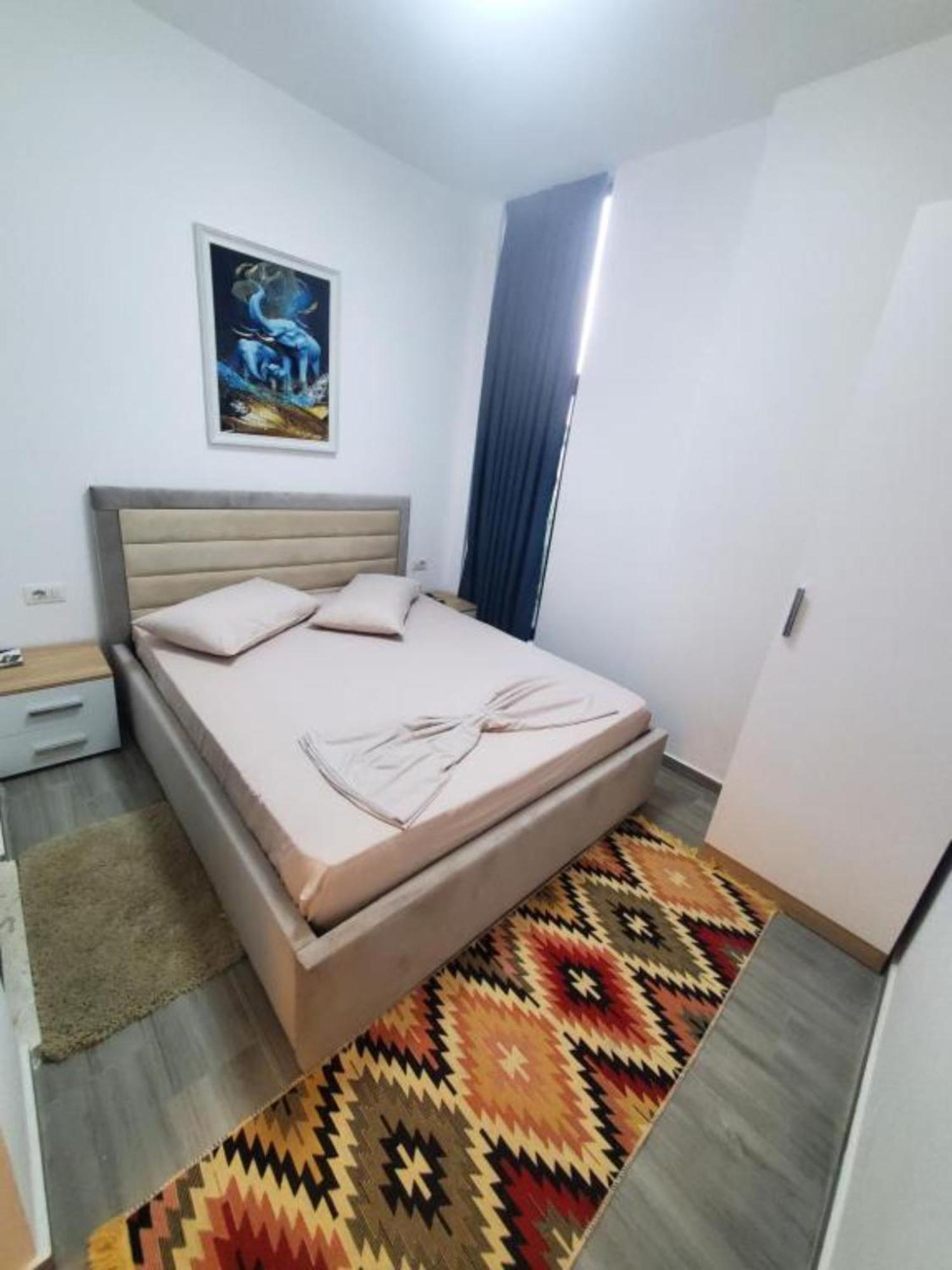 Bs Hotel Durrës Buitenkant foto
